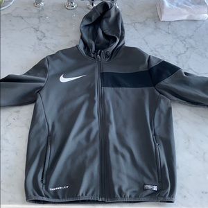 Nike soccer sweatshirt therma-fit